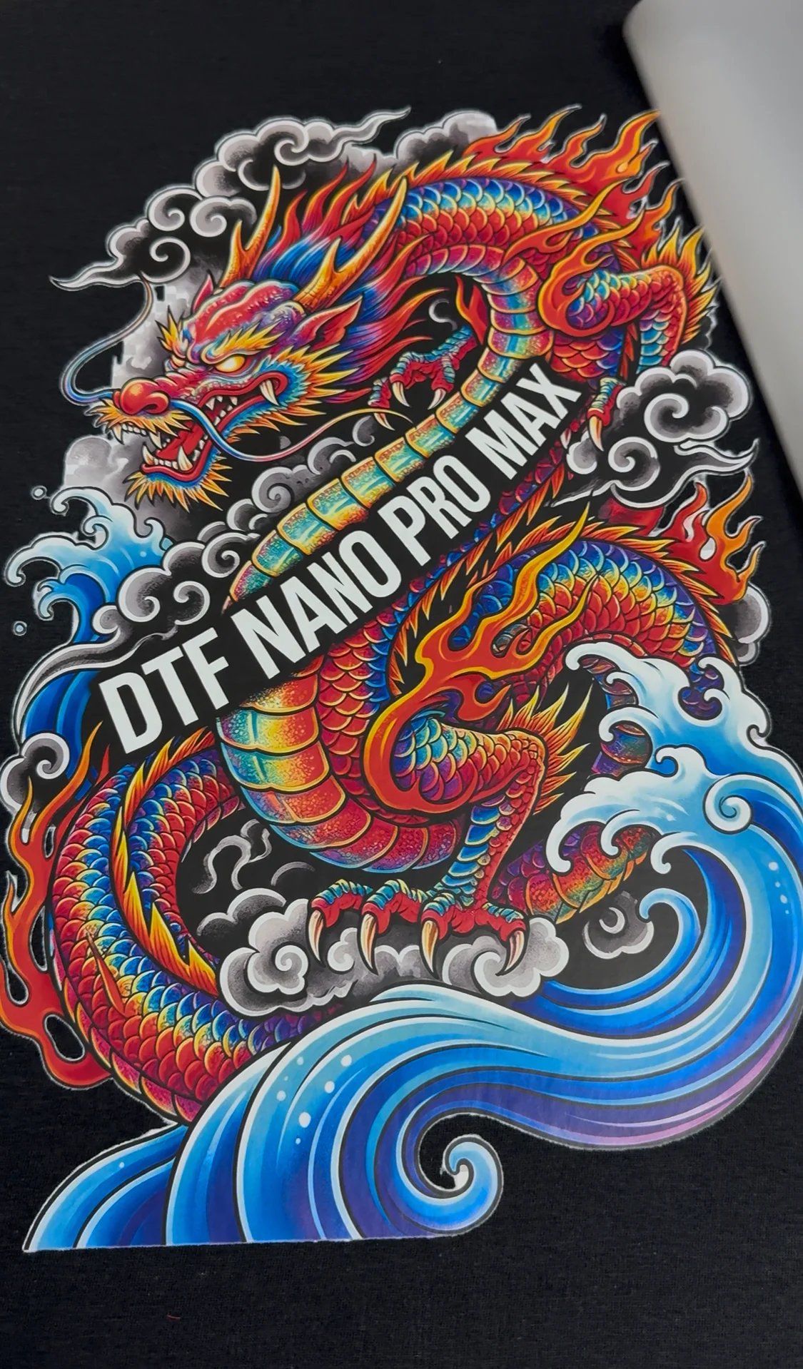 Camiseta con dragón - tacto